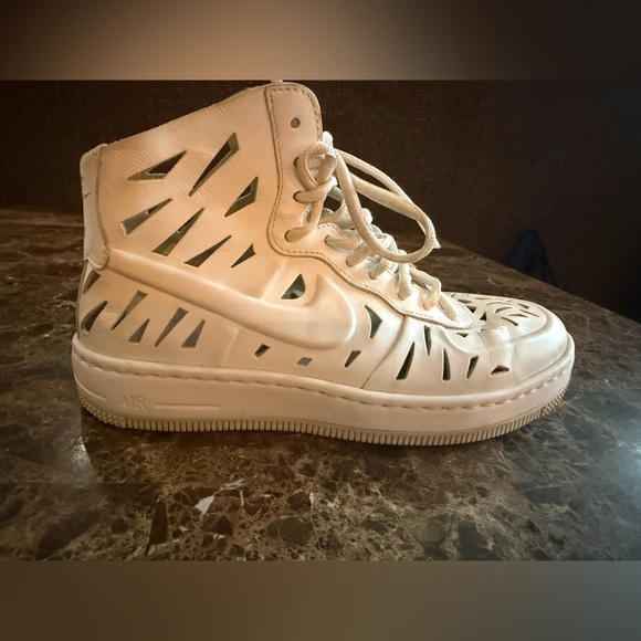 Nike. WMNS Air Force 1 Ultra Force Mid "Joli". White/Light Bone. Size 6. - Picture 4 of 12